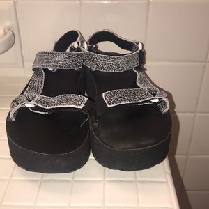 Teva Women’s Flatforms Universal